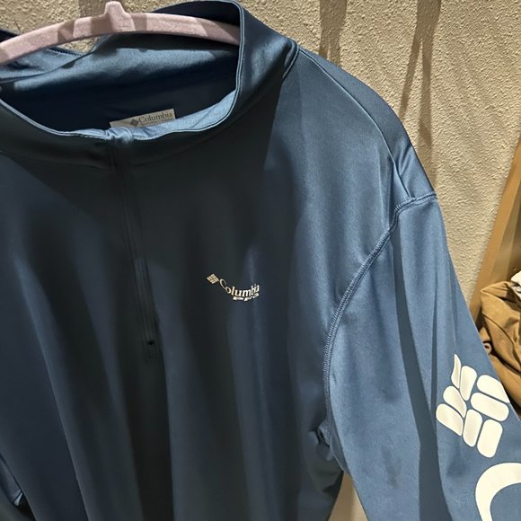 Columbia PFG Quarter-Zip lightweight - Picture 2 of 4